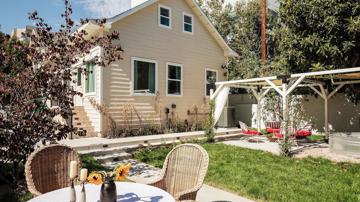Hollywood House | LUX Marvelous 4-bedroom house in Los Angeles with Private Gate and Patio