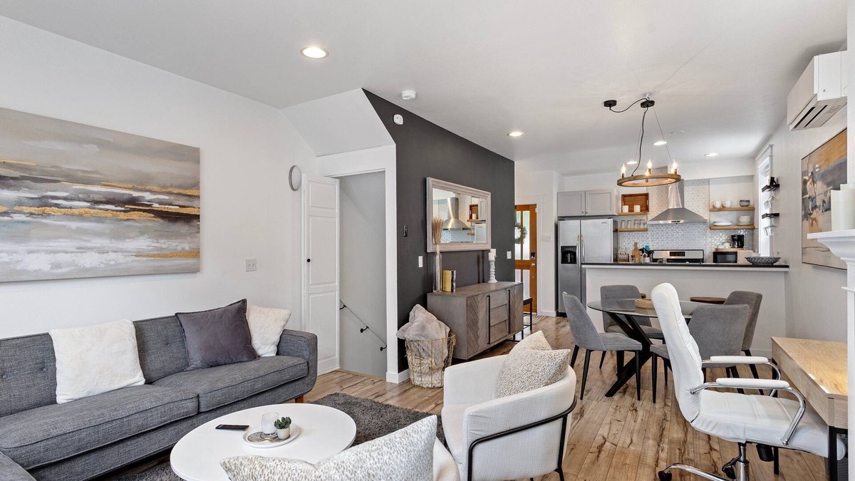 Eastlake House | Lux Modern Townhome -Parking + Patio + Pet & Lake!