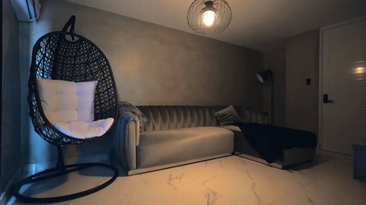 Martin Gonzalez Apartment | Lux Oasis 10min away from beach, malls and airport. We got a beautiful hot tub