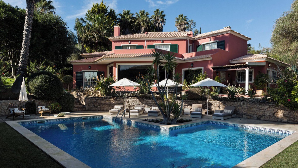 Almoinha Villa | LUX Sesimbra Villa w/Breakfast Pool Tennis BBQ Lavish Gardens