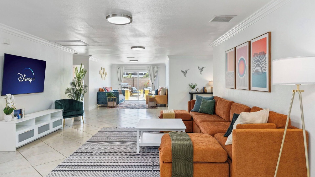 Southwest Anaheim House | Lux spacious 5BD house with Hot tub, Wi-Fi, AC, and games in brilliant Anaheim