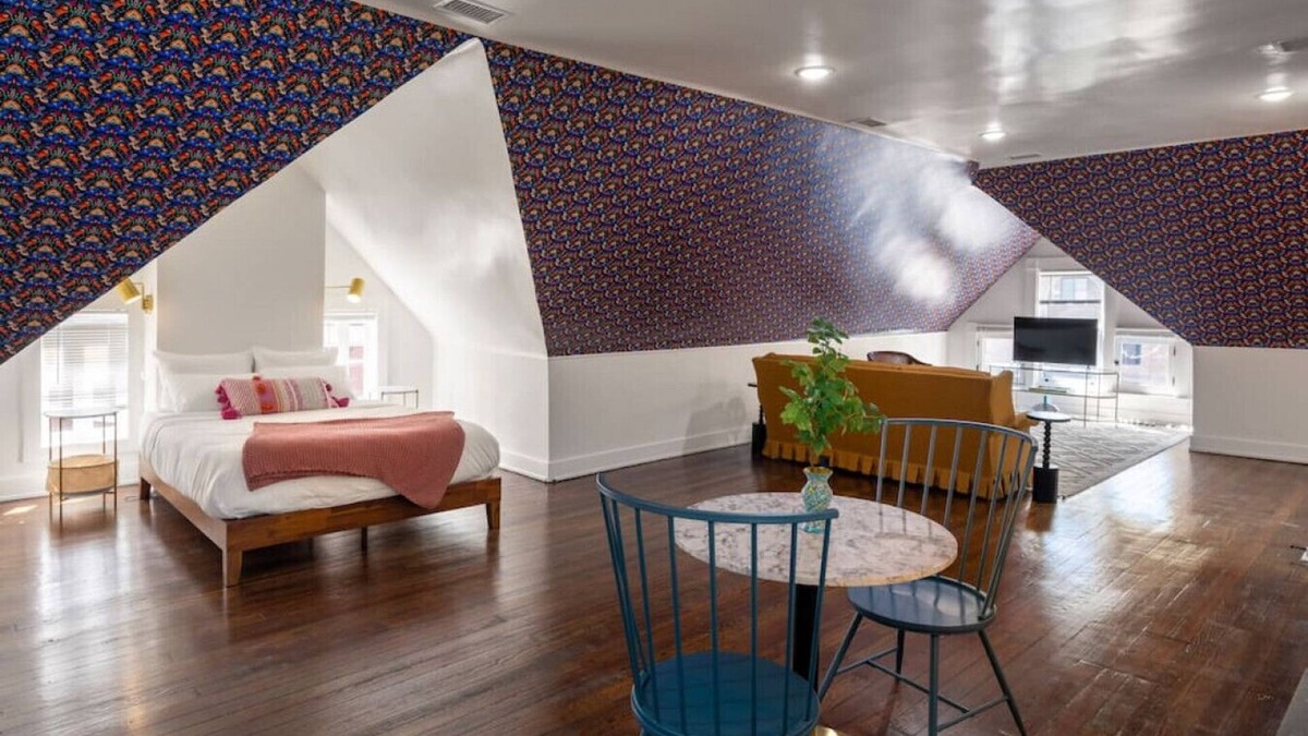 East Walnut HIlls Apartment | Lux Studio Central to Everything