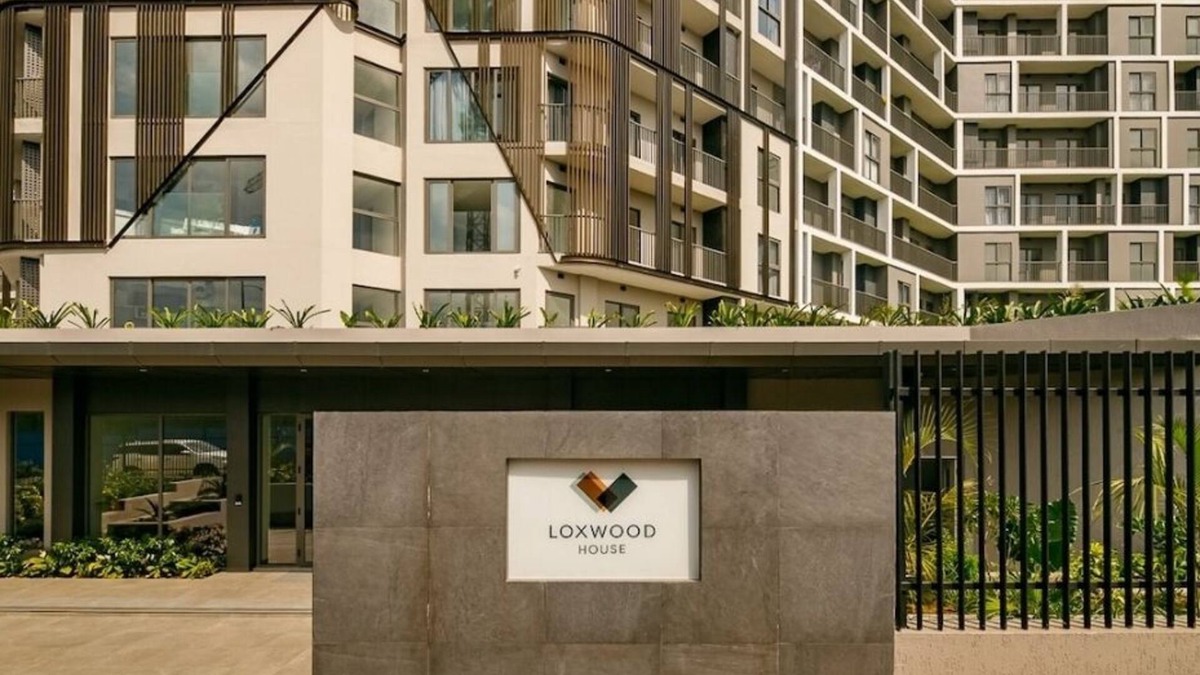 North Kaneshi Apartment | Lux Studio with Balcony & City View @ Loxwood House- East Legon