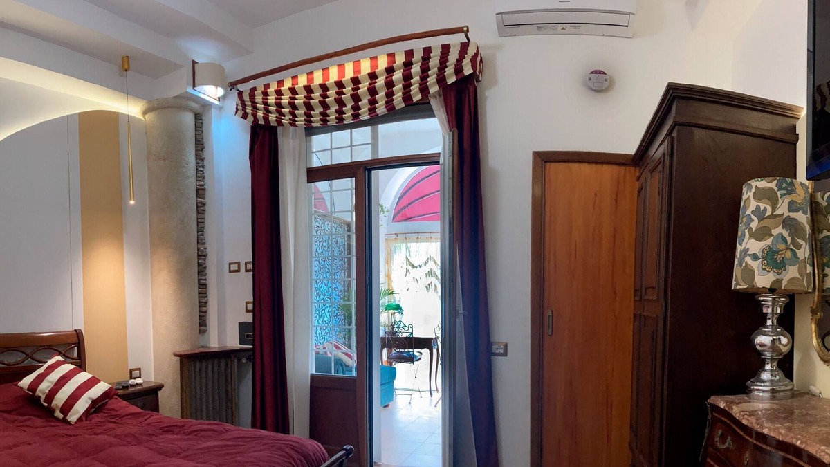 Capannelle Apartment | Lux suite in period villa adjacent park Appia Antica park free terrace int