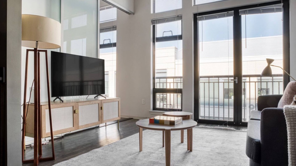 Assembly Square Apartment | Luxe 1B w/W/D, Gym, Rooftop. Steps from T stop by Blueground
