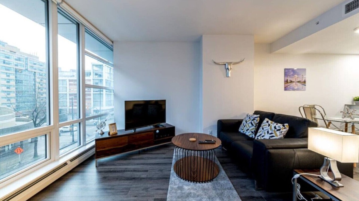 Davie Village Apartment | Luxe 1BR Apt with Skyline Views near Robson Street