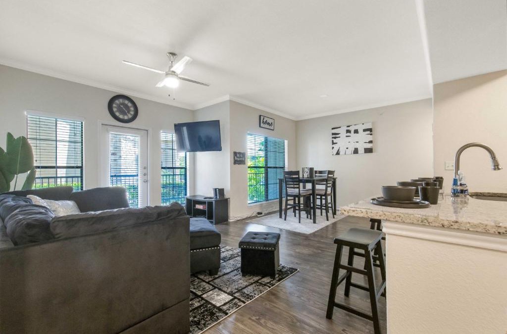 Sweetbriar Apartment | Luxe 2BD Apt Heart of Austin, SoCo District!