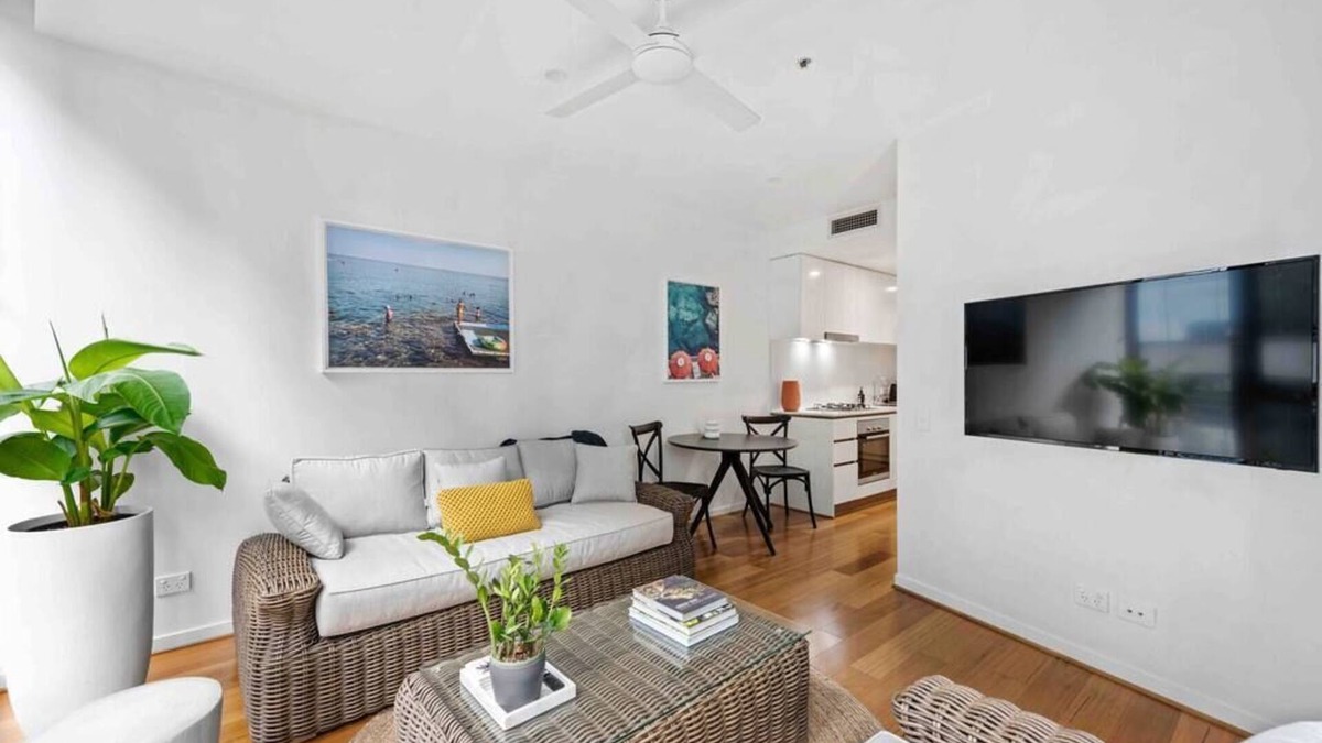 Newstead Apartment | Luxe 2bed/2Bath/Park in Newstead