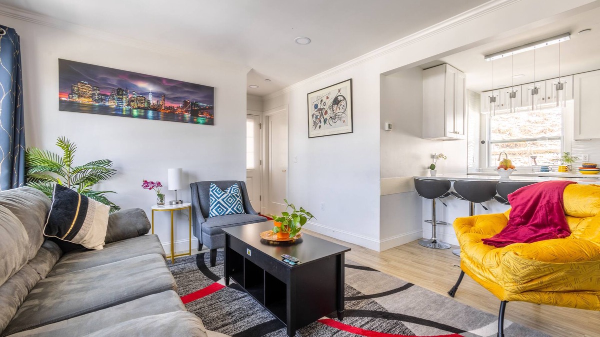 Hastings-On-Hudson House | LUXE 3BD/2BA 29 min>NYC w/Parking & deck