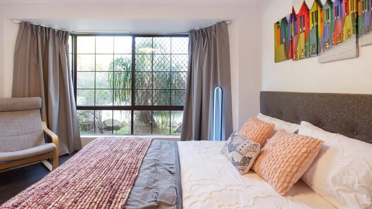 Marangaroo House | Luxe 3BR: A Holiday Retreat near to Beaches and Golf Course!