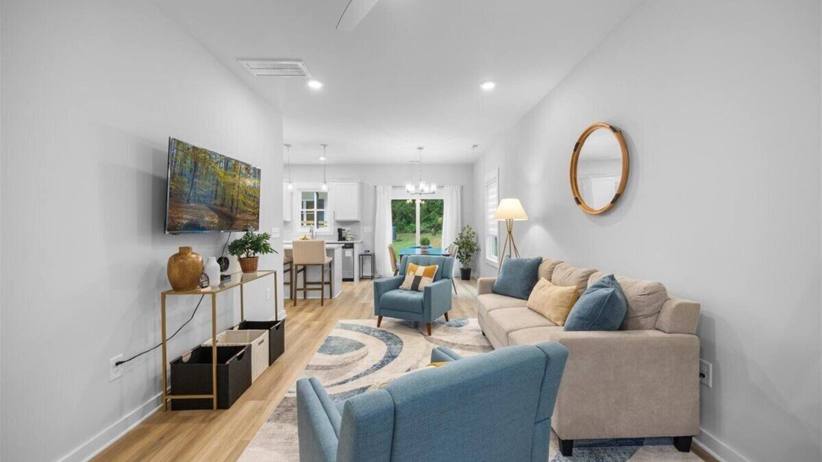 Durham House | Luxe 3BR Near Duke, DPAC, NCCU & Downtown Durham with Free Parking and Fast WiFi