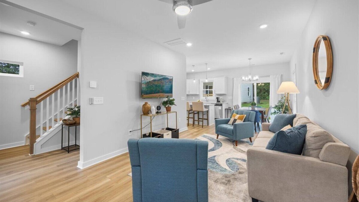 Durham House | Luxe 3BR Retreat Mins to Duke Campus, DPAC, NCCU & Downtown Durham/FREE PARKING