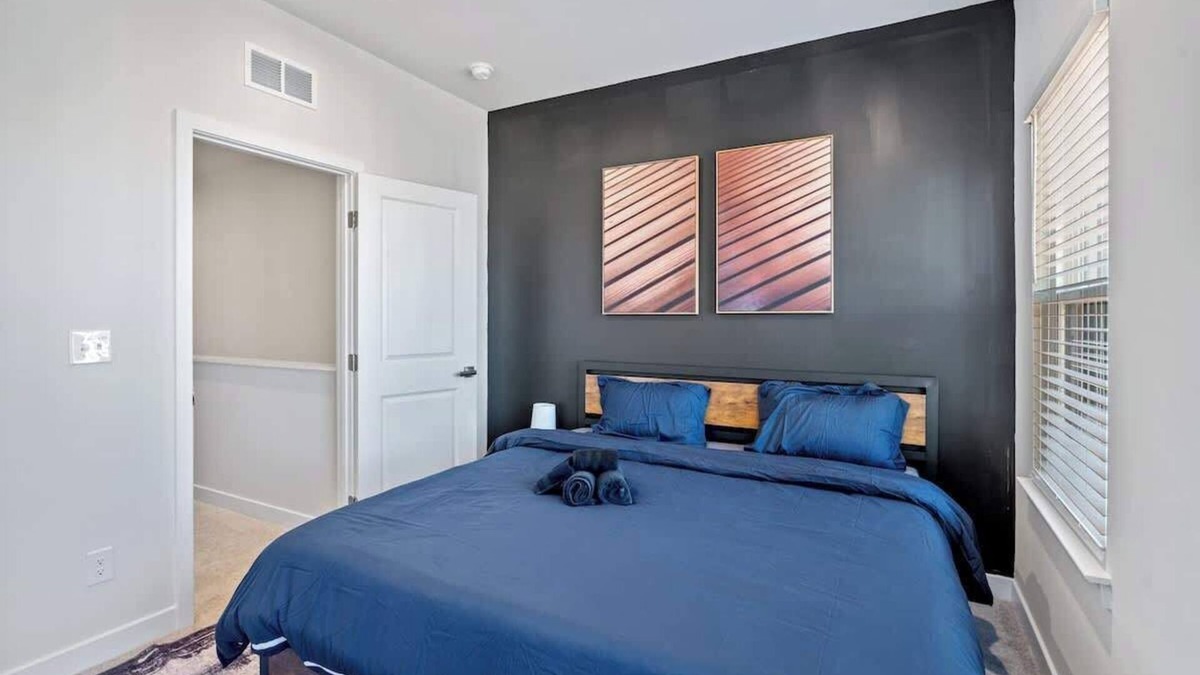 Charlotte House | Luxe 3BR Townhouse In Uptown Charlotte!