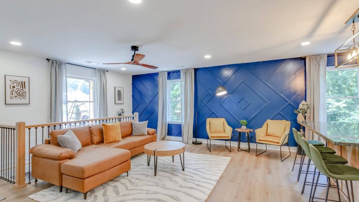 Woodbine House | Luxe 4-Bed Retreat w/Game Room & Deck – 10 Min to Downtown
