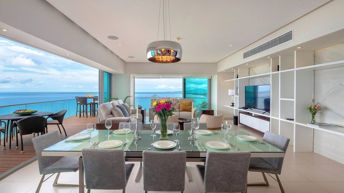 North Hotel Zone Condo | LUXE 4000 sqft|On The Beach|Wraparound Deck|Views