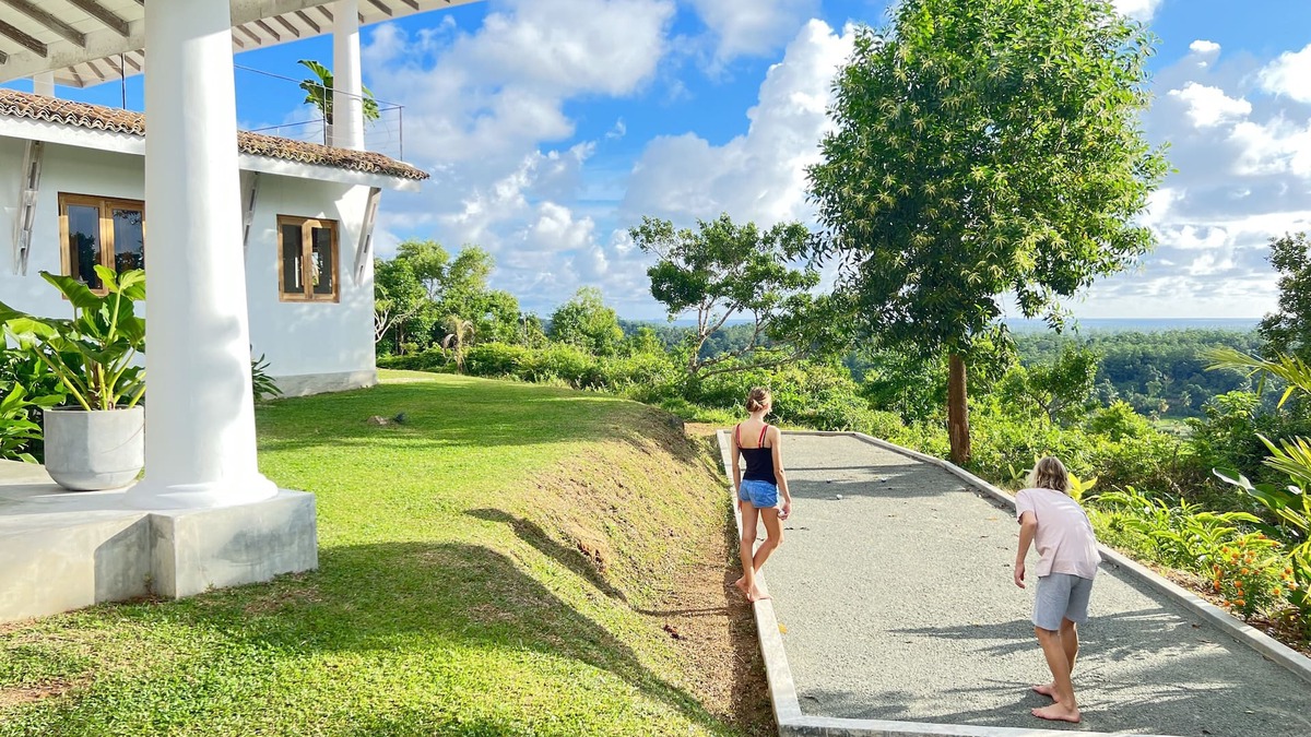 Padinnoruwa Villa | Luxe 5BD 6BA 25m Infinity Pool Basketball 360Views