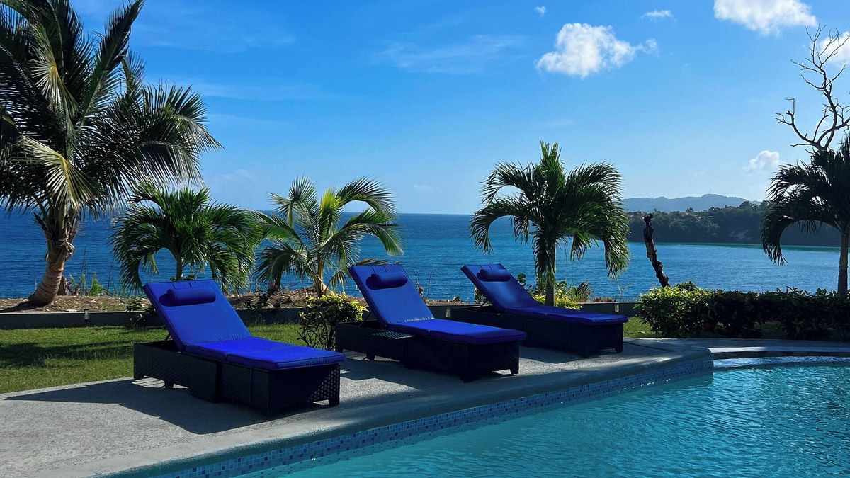 Boscobel Villa | Luxe 7-bedroom villa - WiFi, AC in phenomenal St. Mary Parish min from Ocho Rios
