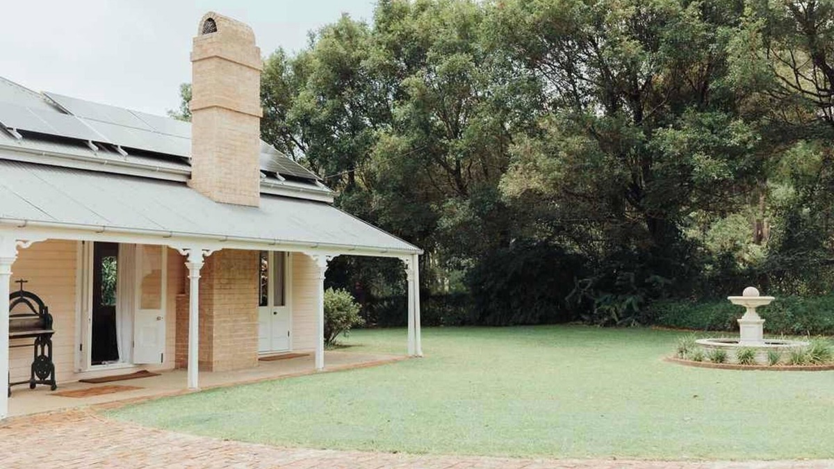 Montville House | Luxe Hinterland Stay, Eastnor at Montville Estate