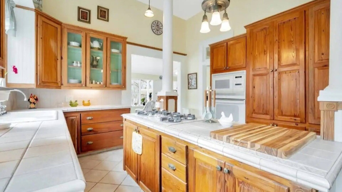 Hemphill House | Luxe Balcony Suite in Historic Hemphill Home!