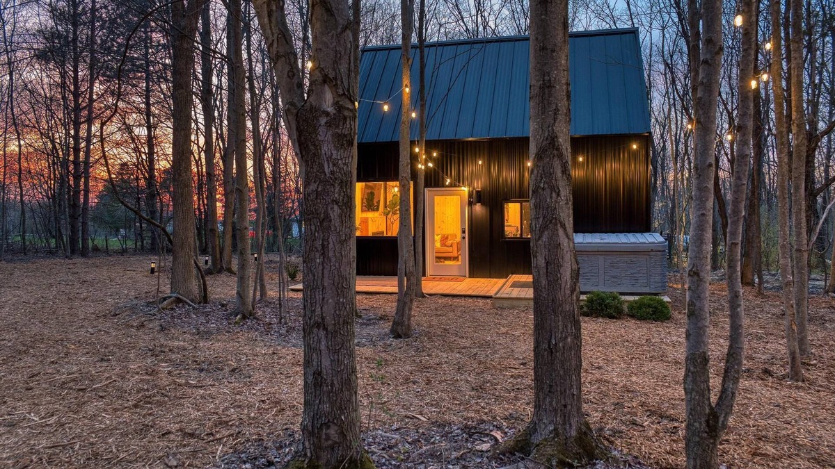 Portland Cabin | Luxe Cabin/Hot Tub/EV Charger