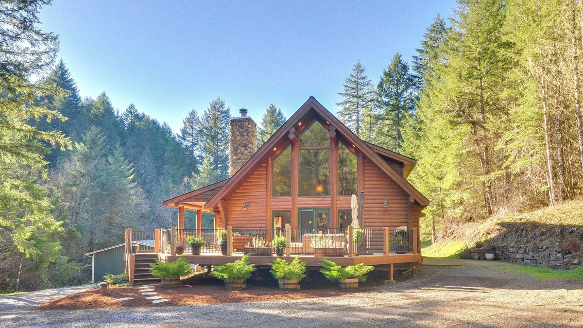 Gaston Cabin | Luxe Cabin in the Woods: Walk to Lake!
