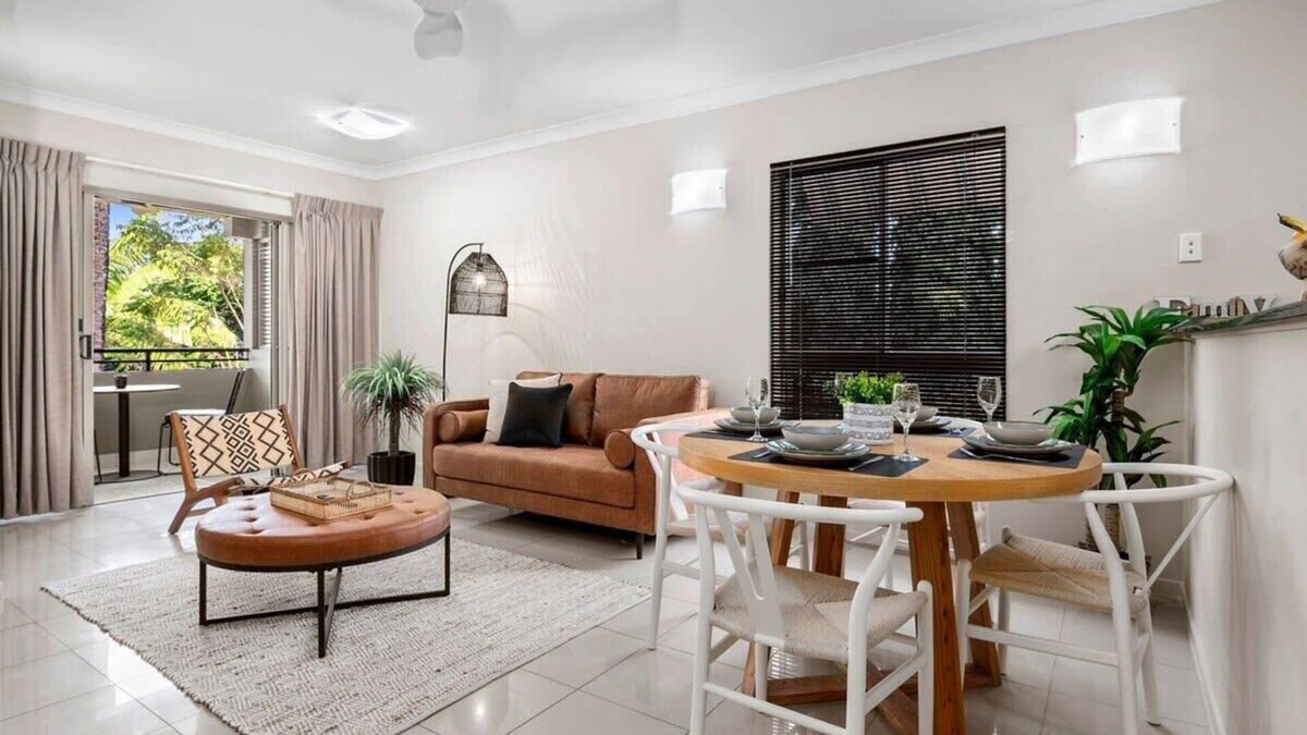 Westcourt Apartment | Luxe Cairns - 9 Pools, BBQ and Gym