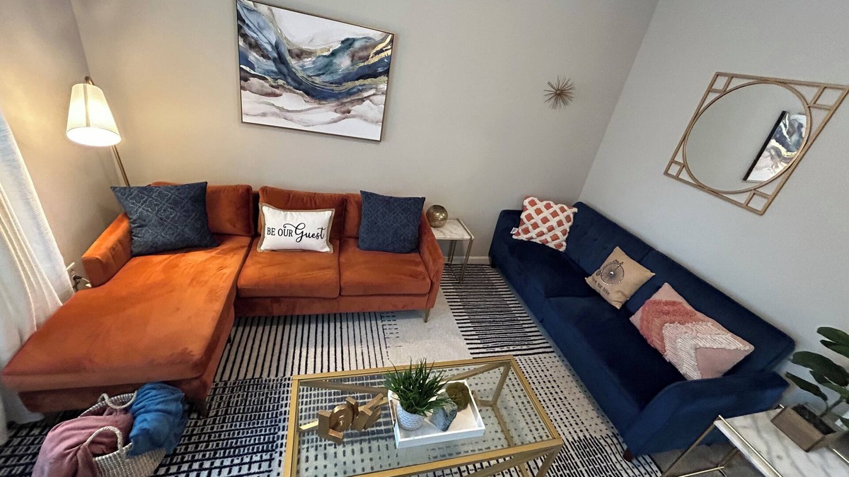 Lovejoy House | Luxe Central Suburban Retreat- close to speedway and airport