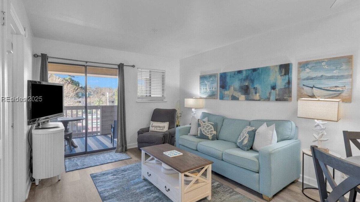Palmetto Dunes Condo | Luxe Coastal Beach Villa - King Bed