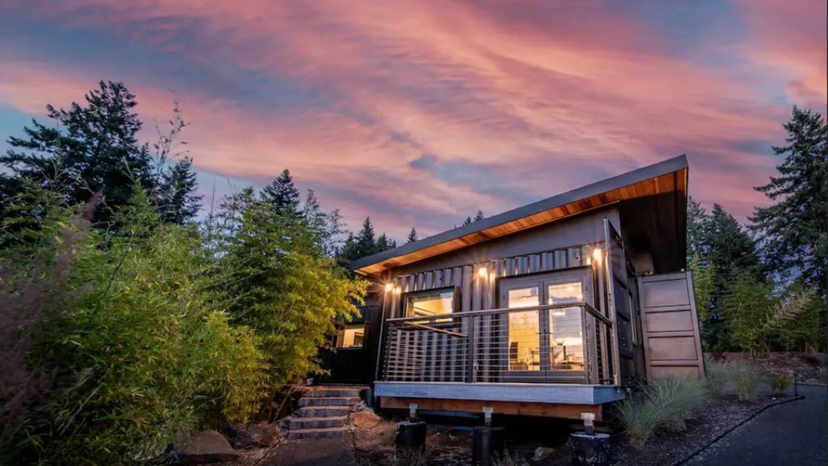 Oregon City House | Luxe Container Getaway with View
