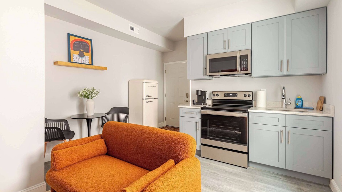 Passyunk Square Apartment | Luxe & Convenience Center City