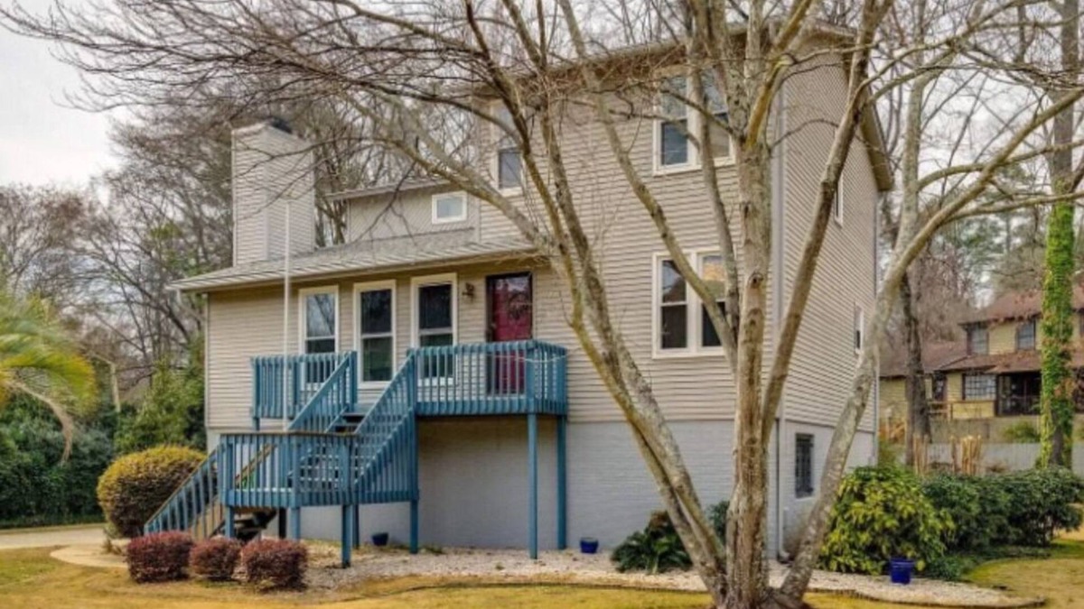 Harbison House | Luxe Cozy Retreat w/King bed, Near Parks and USC