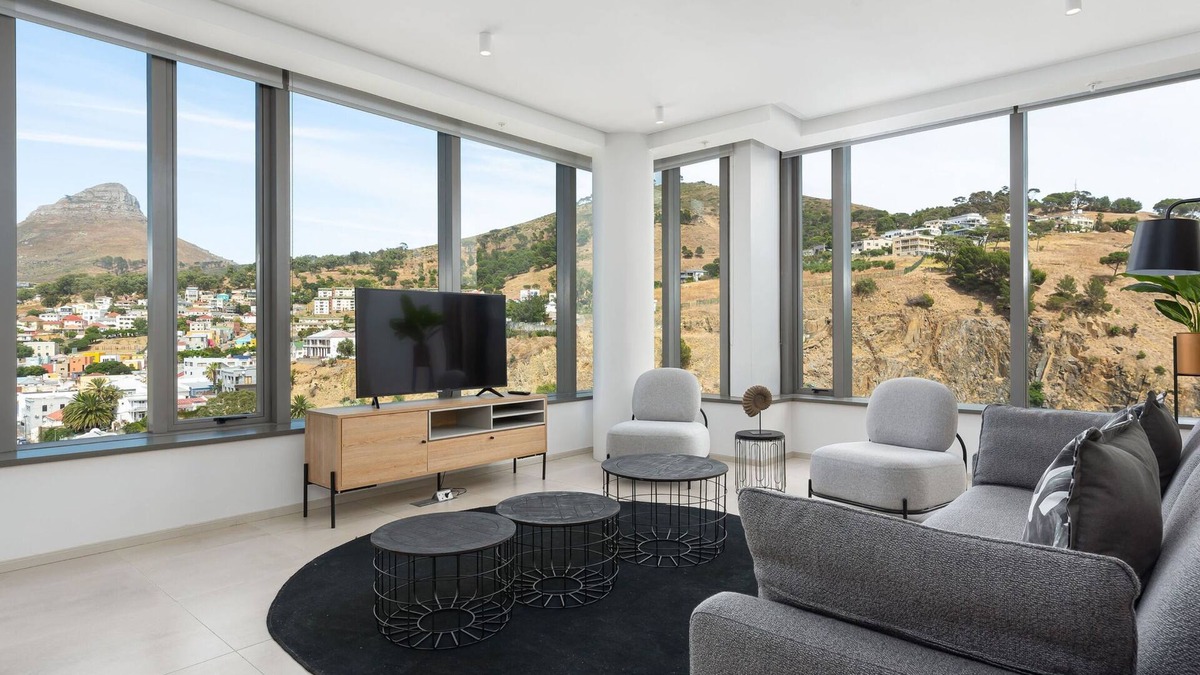 Bo'Kaap Apartment | Luxe De Waterkant Apartment | WiFi | Views