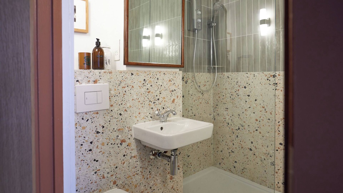 Pewsey Apartment | Luxe Edwardian Shop Conversion in the heart of Pewsey