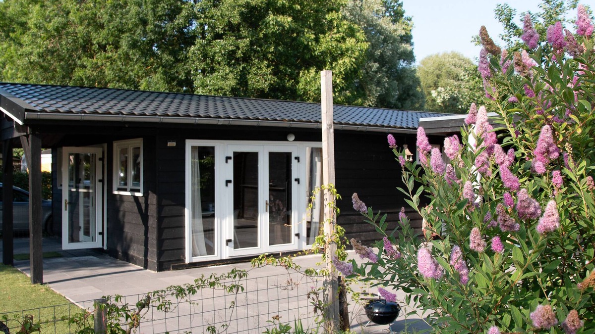 Matsloot Ski Chalet | Luxe en Ruim Chalet met Airco aan het Leekstermeer. Huisdiervriendelijk
