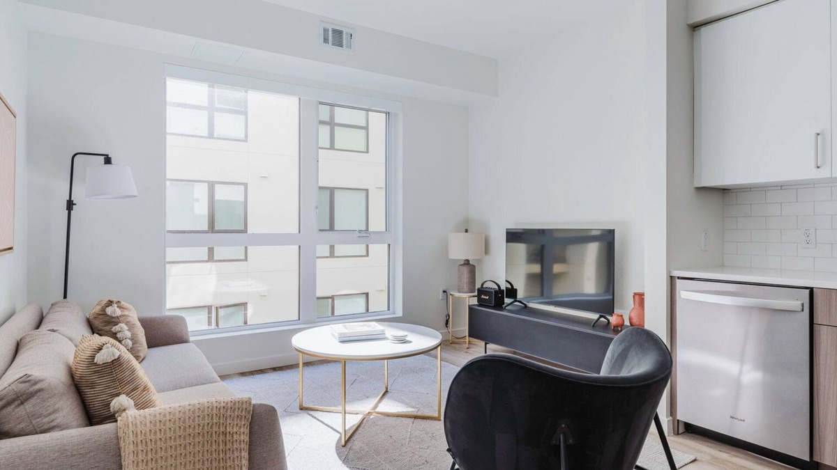Hayward Apartment | Luxe Hayward 2BR w/Pools, Spas & A/C, near Green Spaces, by Blueground