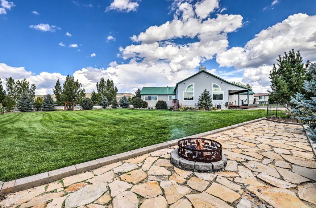 Park City House | Luxe Heber City Cabin and Hot Tub and Guest House