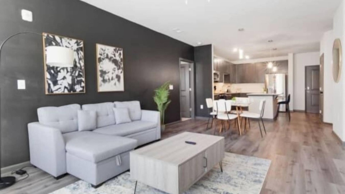 North Raleigh Apartment | Luxe King 2 Bedroom Suite in North Raleigh!