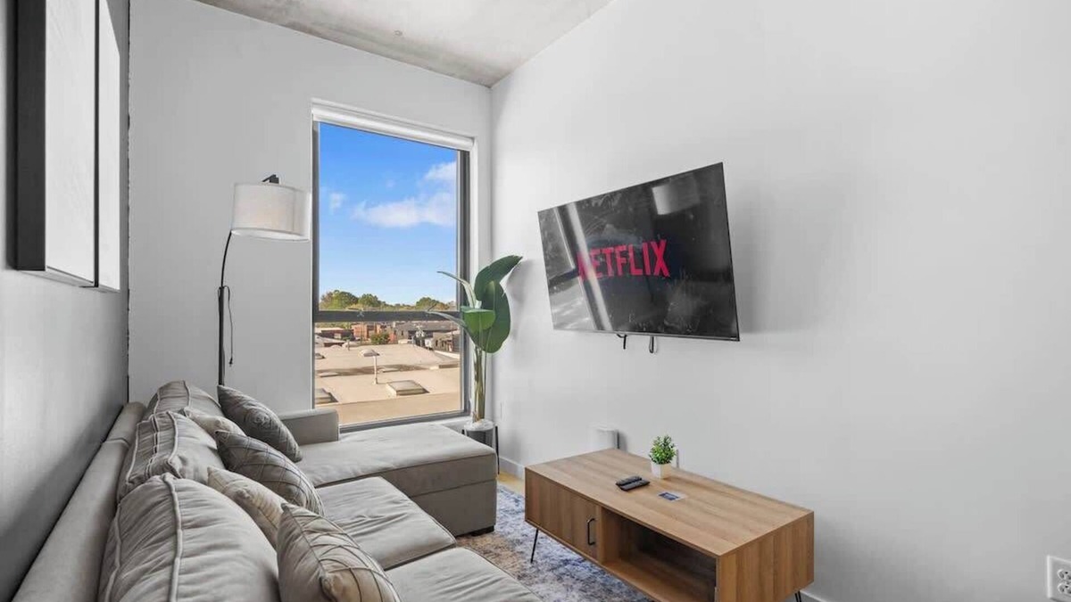 Charlotte Apartment | Luxe King 2BR Suite in South End Charlotte!