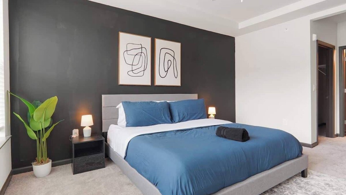 North Raleigh Apartment | Luxe King 3 Bedroom Suite in North Raleigh NC!