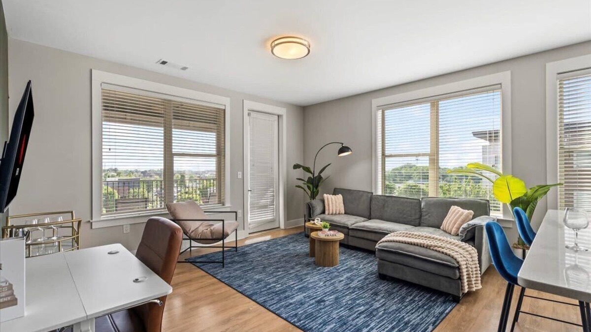 Charlotte Apartment | Luxe King 3BR Suite in Waverly Charlotte!