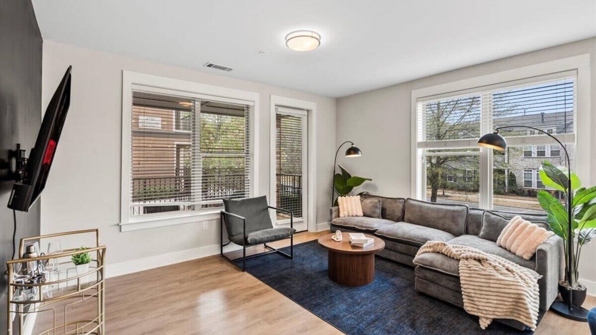 Charlotte Apartment | Luxe King 3BR Suite in Waverly Charlotte!