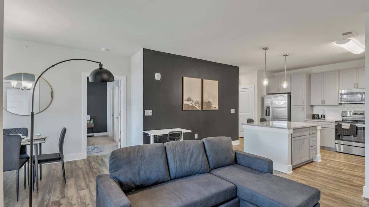 Hayes Apartment | Luxe King 3BR Suite Mins to Downtown Durham!