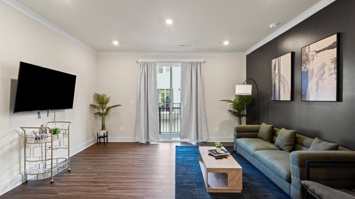 Charlotte House | Luxe King 3BR Townhouse - Mins to Uptown CLT!