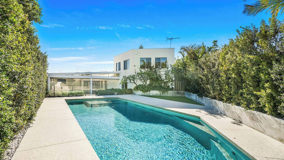 Mullaloo House | Luxe Lagoon: Family-Friendly Retreat with Pool!