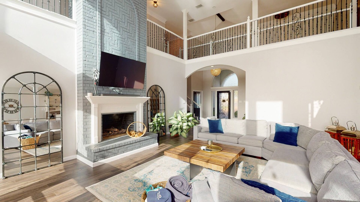 Rowlett House | Luxe, lakefront home with amazing private pool with fountain & home office