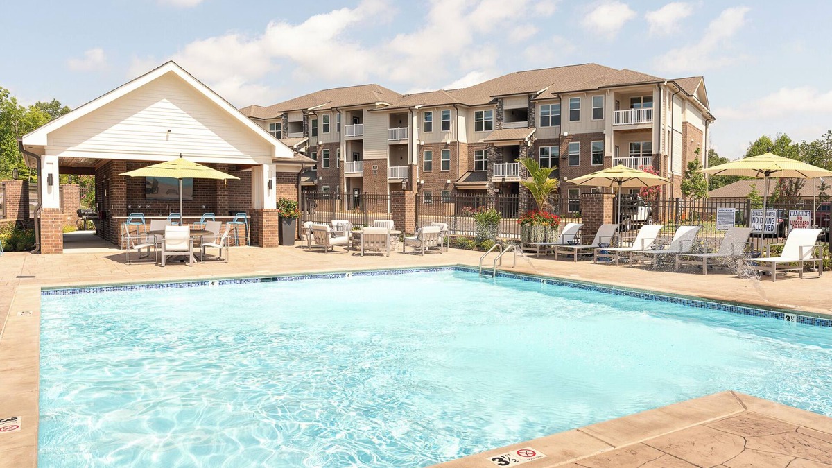 Farragut Apartment | Luxe Living in Knoxville! Overlook at Farragut| Pool| Parking