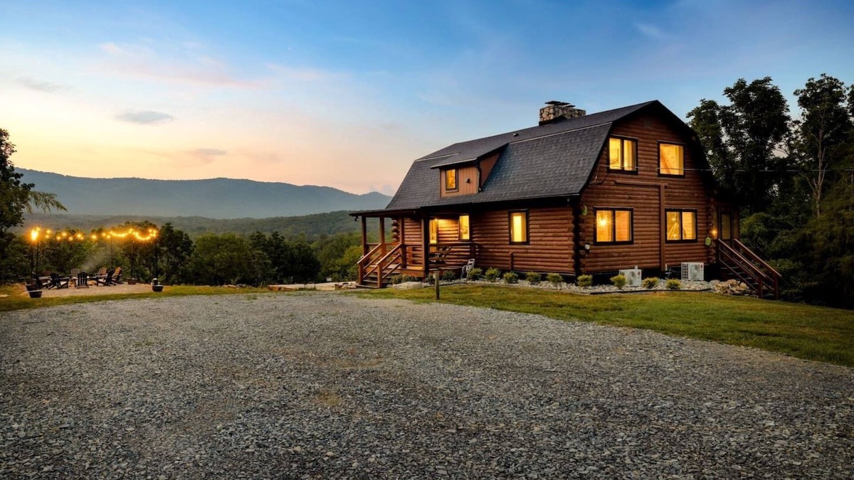 Rileyville Cabin | Luxe Log Cabin, Mountain Views, HotTub, Secluded