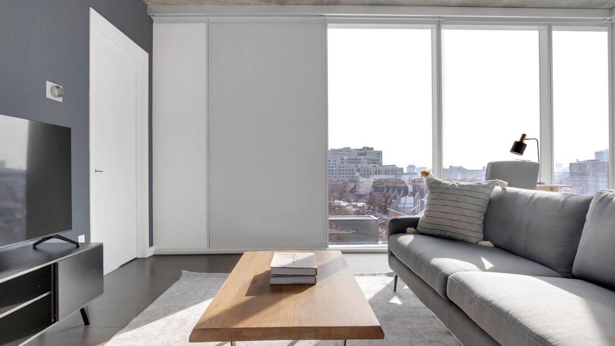 River North Apartment | Luxe Near North 2BR w/Roof & Gym, close to Red Line, by Blueground