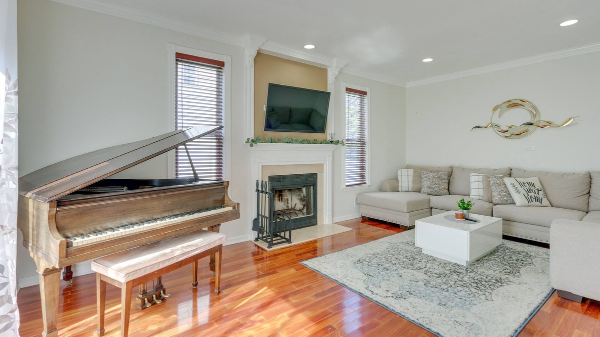 Matawan House | Luxe New Jersey Vacation Rental: Hot Tub, Sauna