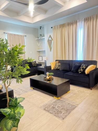 Mission Apartment | Luxe of Haven - 2bed with office and free parking
